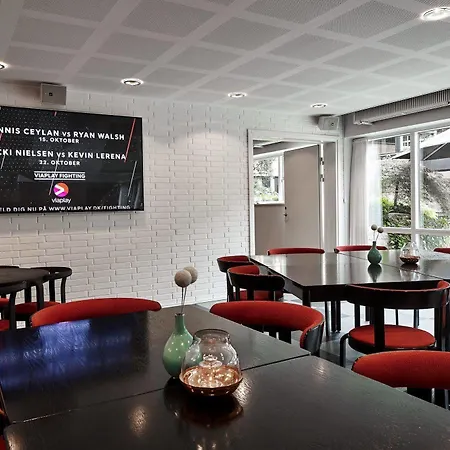 Ξενοδοχείο Park 4*